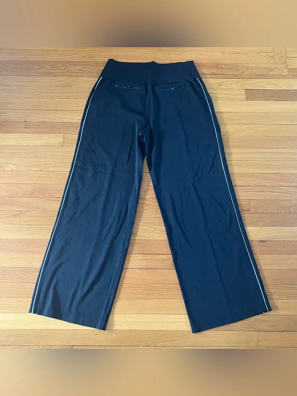 Athleta black white